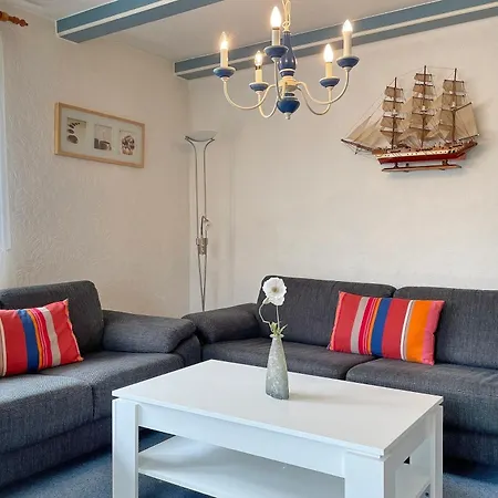 Manuela Eg, Halligweg Lejlighed *